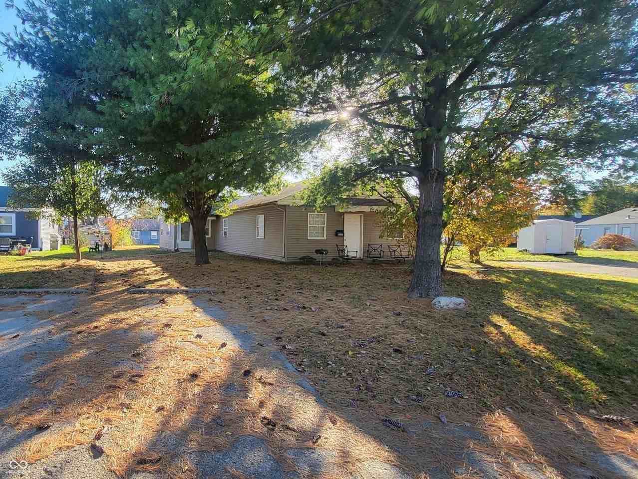 6149 Commodore Dr - Photo 2 of 13