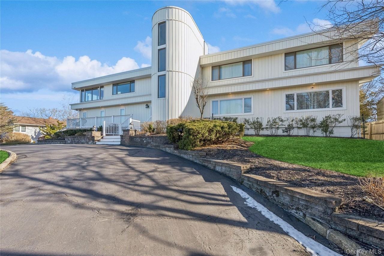 1205 Lake Dr - Photo 2 of 36