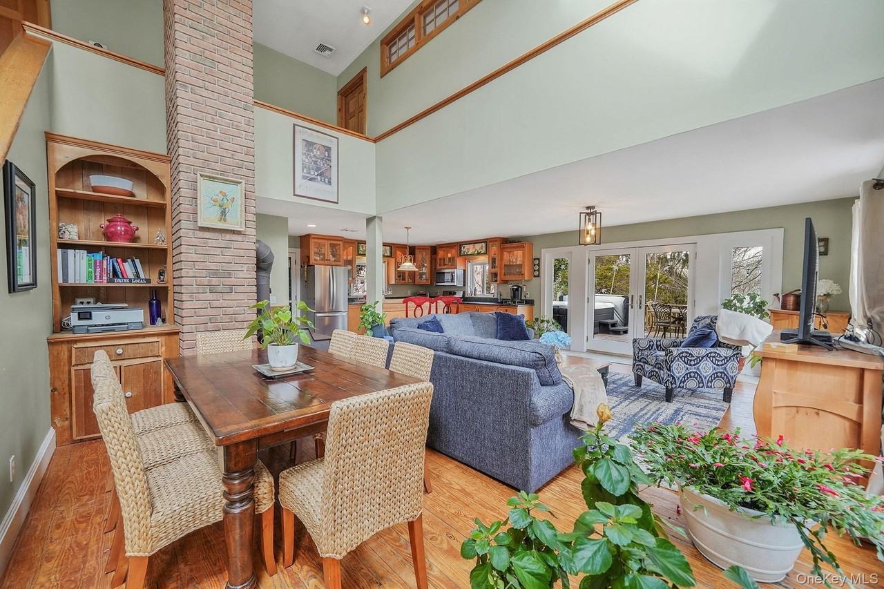 1745 Bayview Ave - Photo 7 of 37