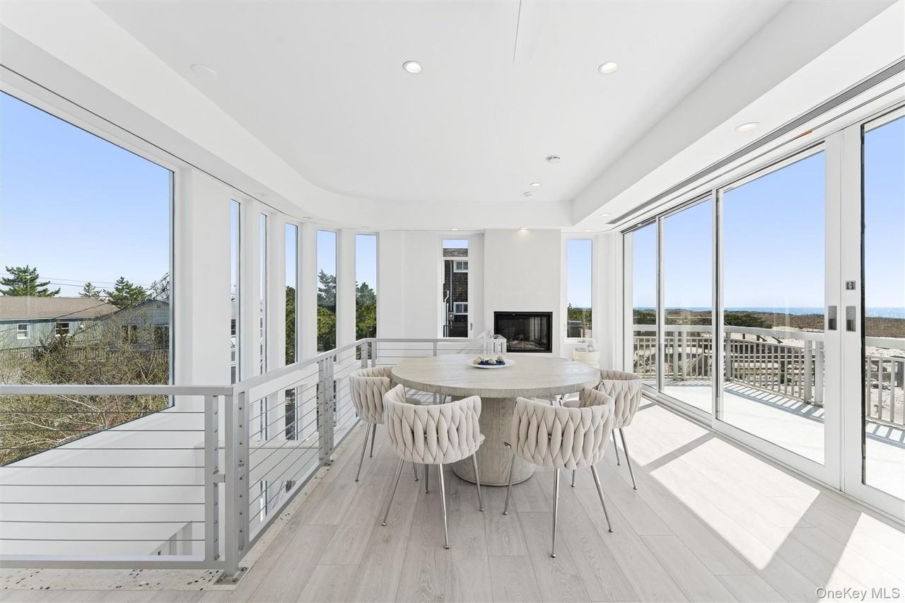 413B Dune Rd - Photo 3 of 26