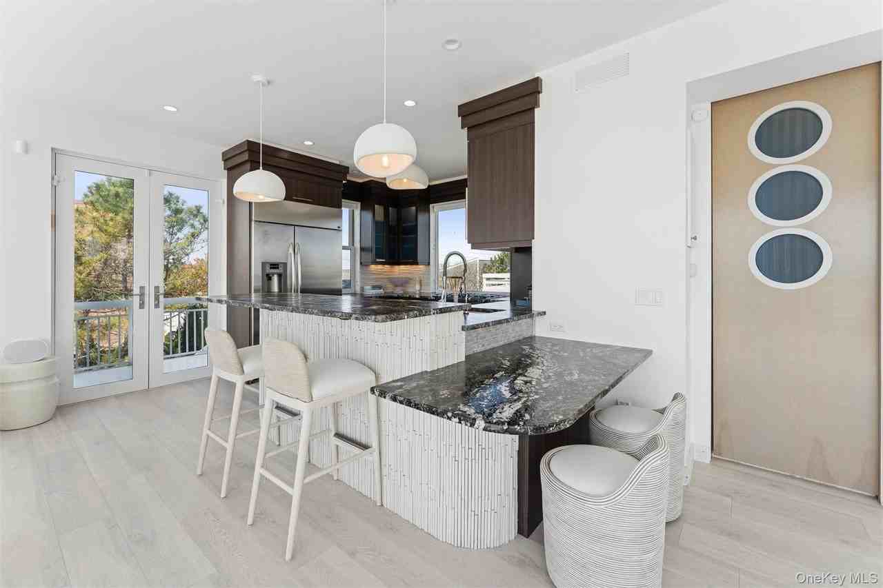 413B Dune Rd - Photo 6 of 26