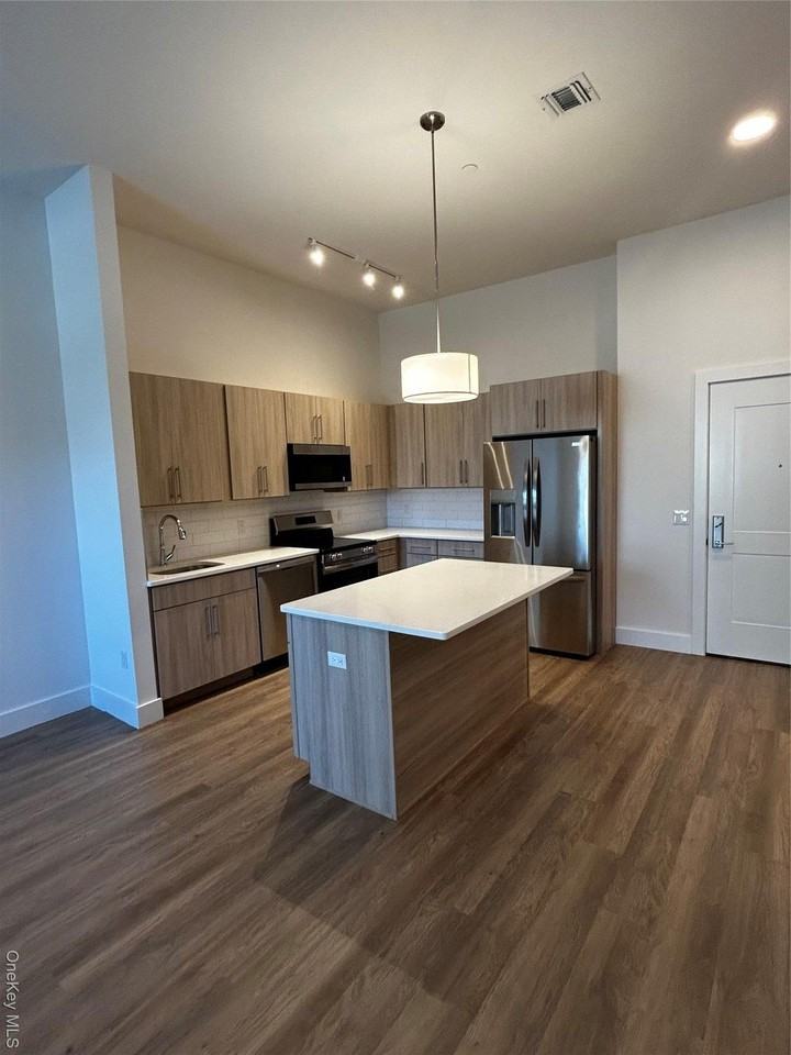 4180 Sunrise Highway - Photo 2 of 12