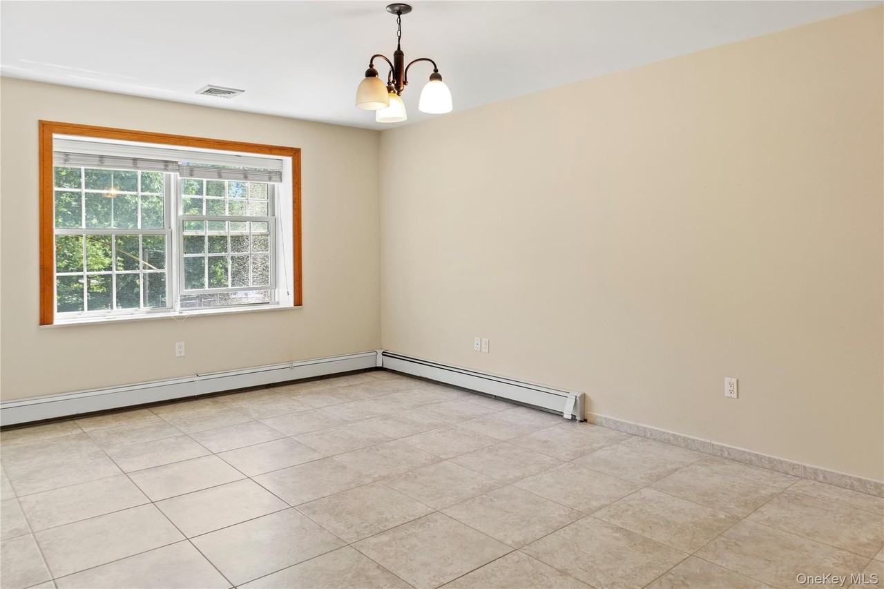 72 Cedar Swamp Rd Unit 3 #3 - Photo 7 of 10