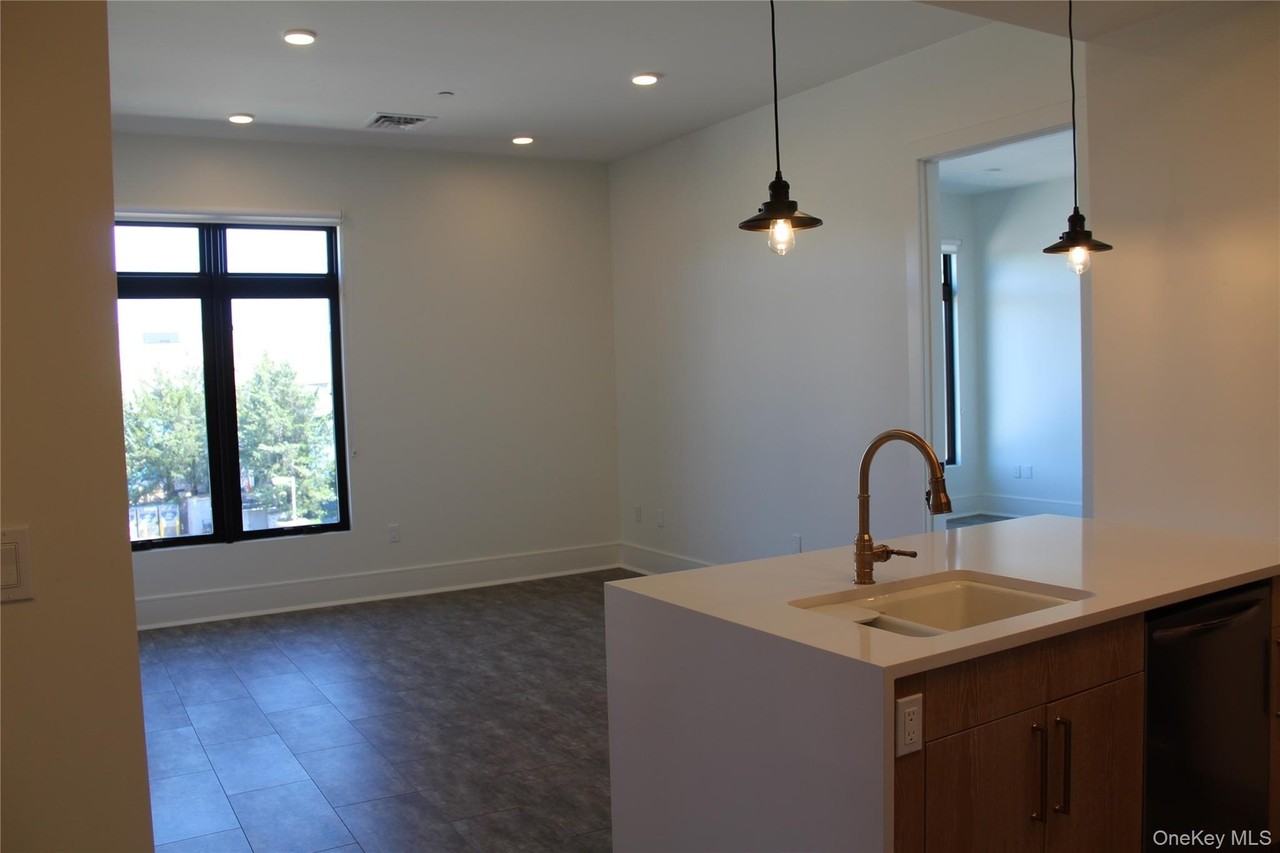 331 E Main St #306 - Photo 3 of 6