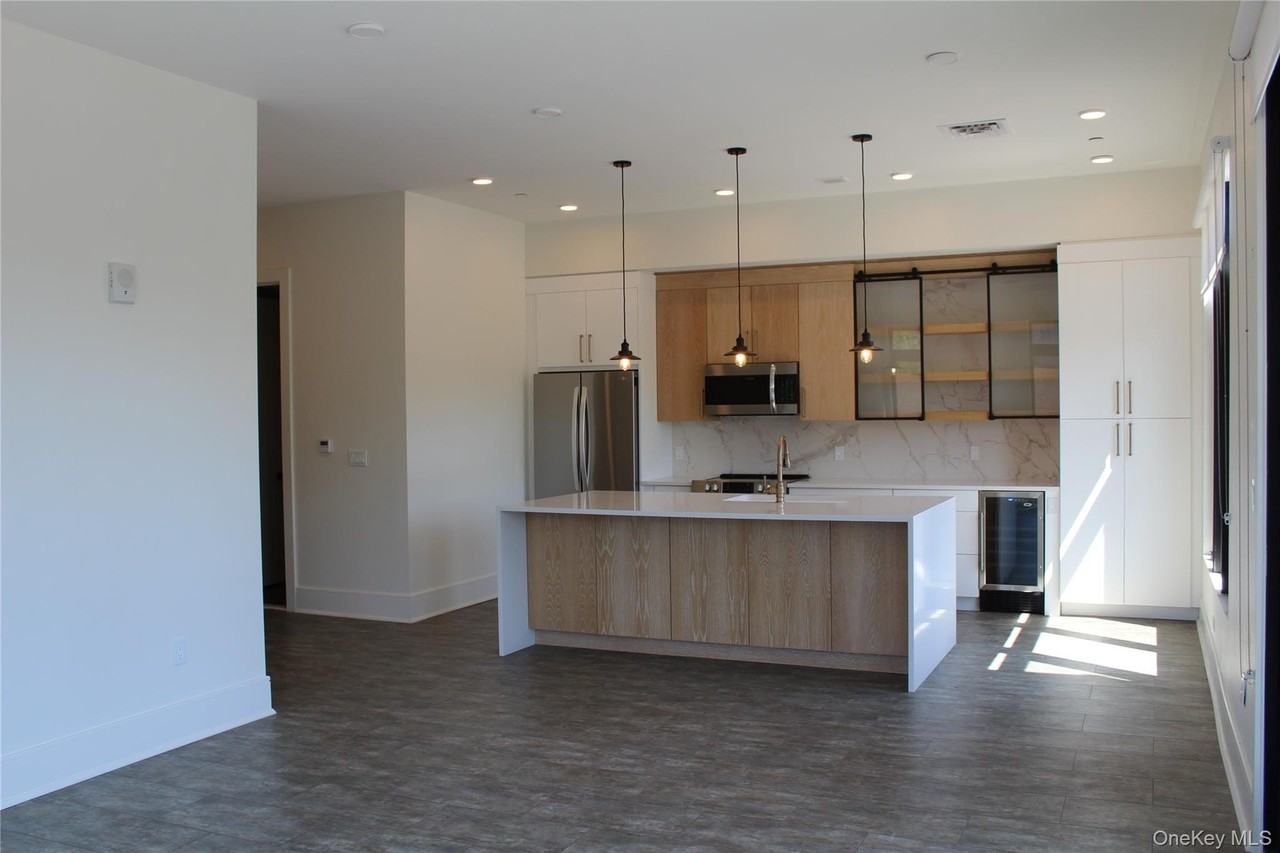 331 E Main St #210 - Photo 2 of 7