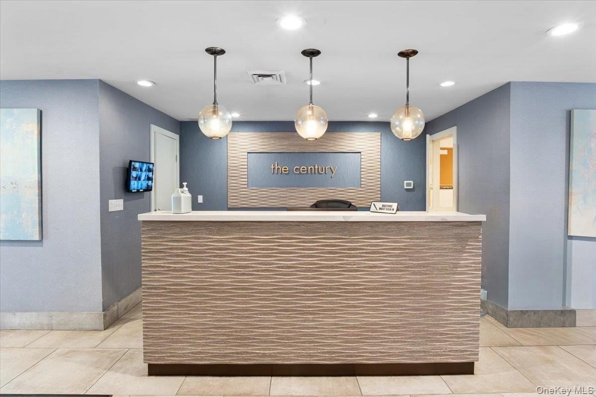 100 Cuttermill Rd Apt 3f #3F - Photo 4 of 33