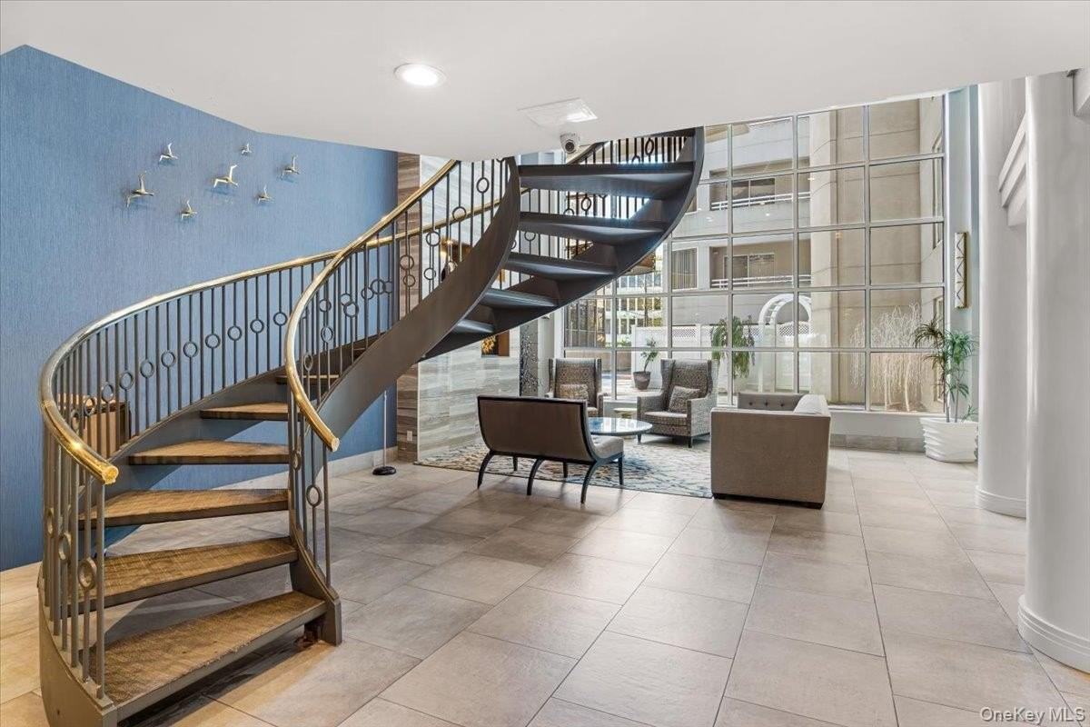 100 Cuttermill Rd Apt 3f #3F - Photo 6 of 33