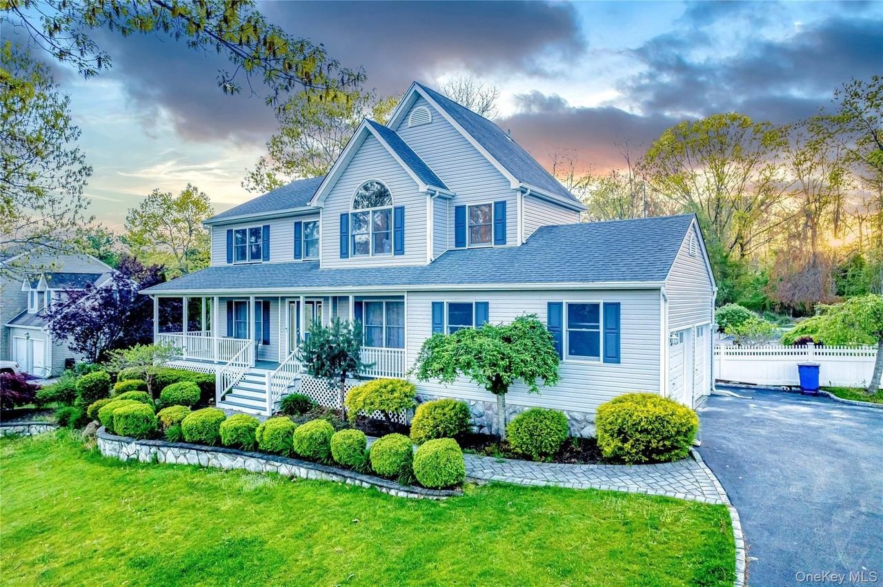 212 Fairway Drive - Photo 3 of 36