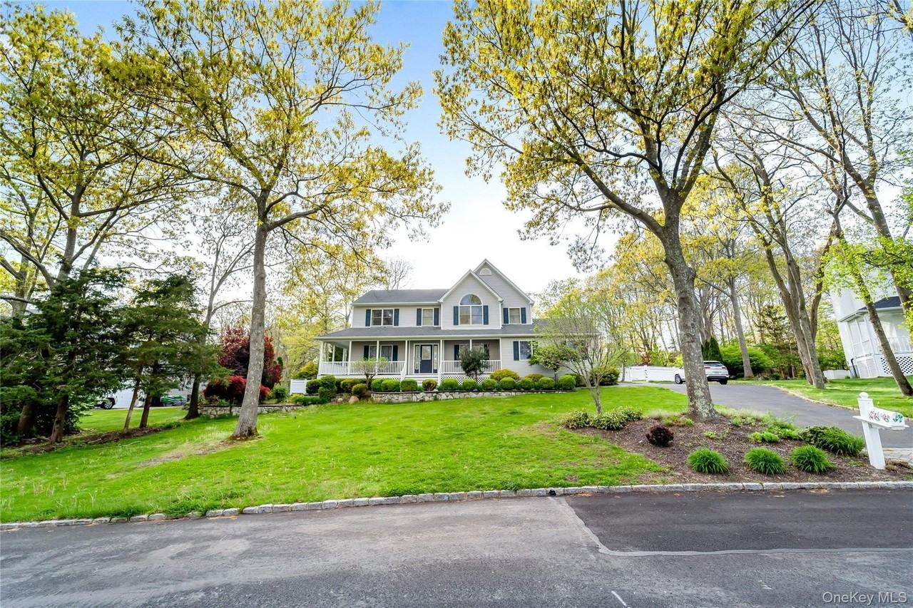 212 Fairway Drive - Photo 5 of 36