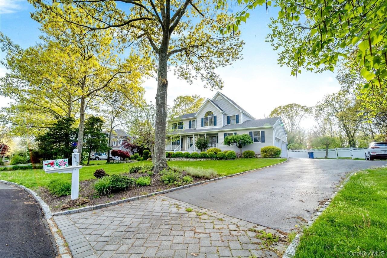 212 Fairway Drive - Photo 6 of 36