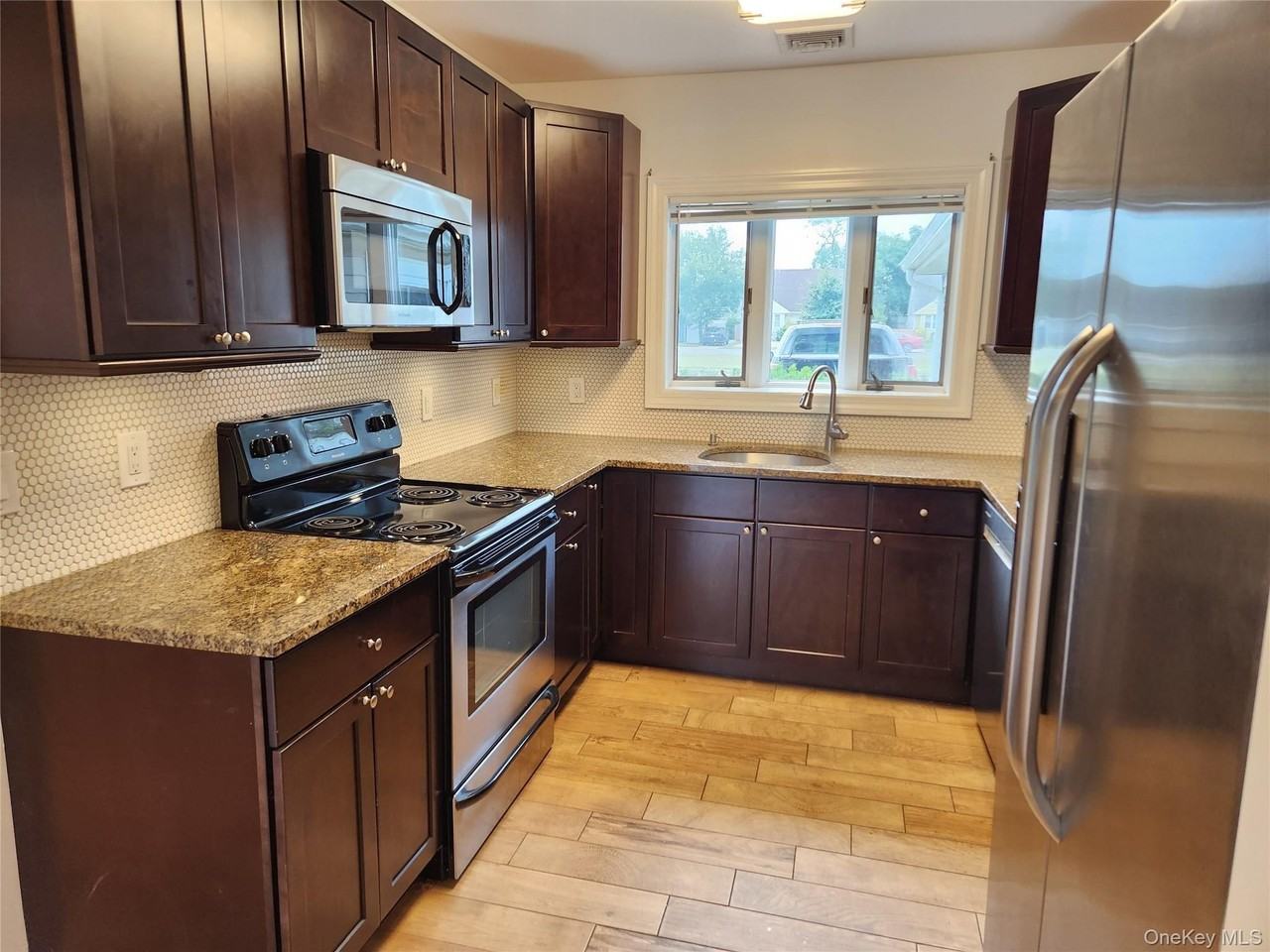 827 East Park Avenue - Photo 2 of 21