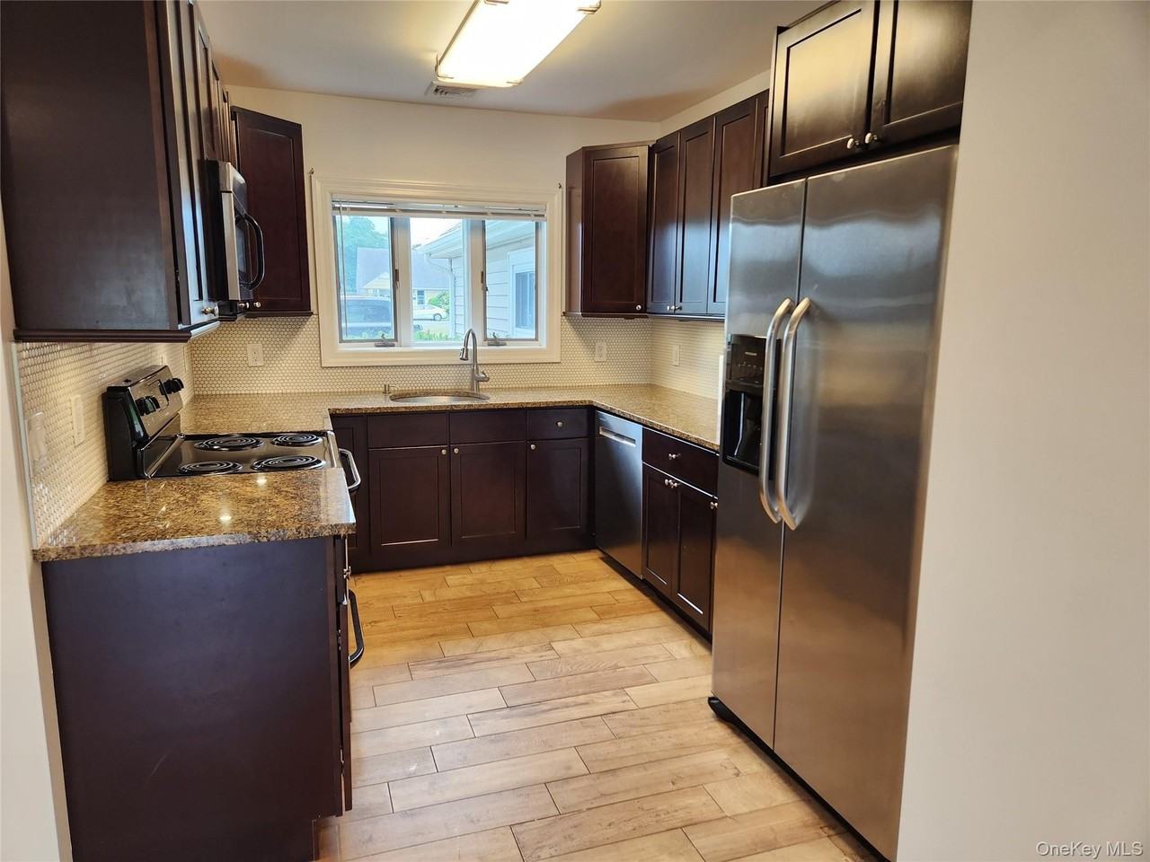 827 East Park Avenue - Photo 3 of 21