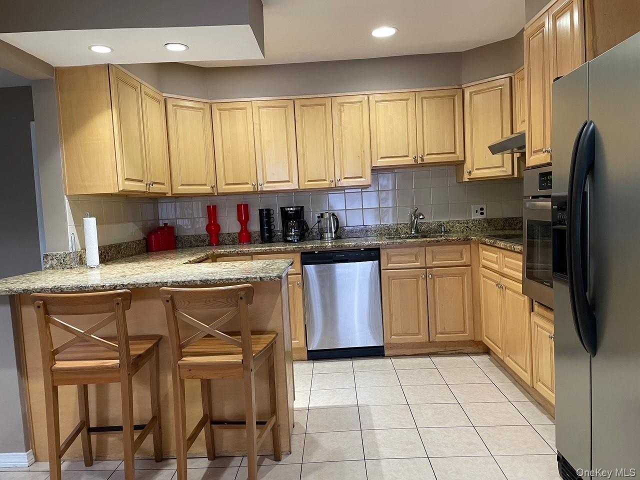 32 Roanoke Ave #1 - Photo 4 of 11