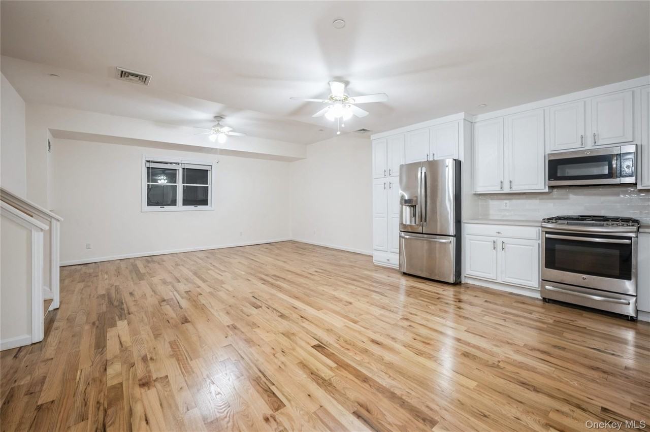 140 Woodside Ave - Photo 5 of 17