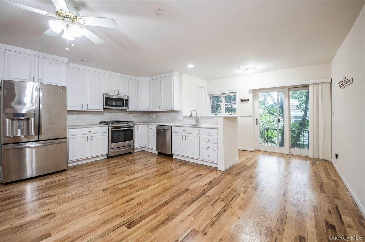 140 Woodside Ave - Photo 6 of 17