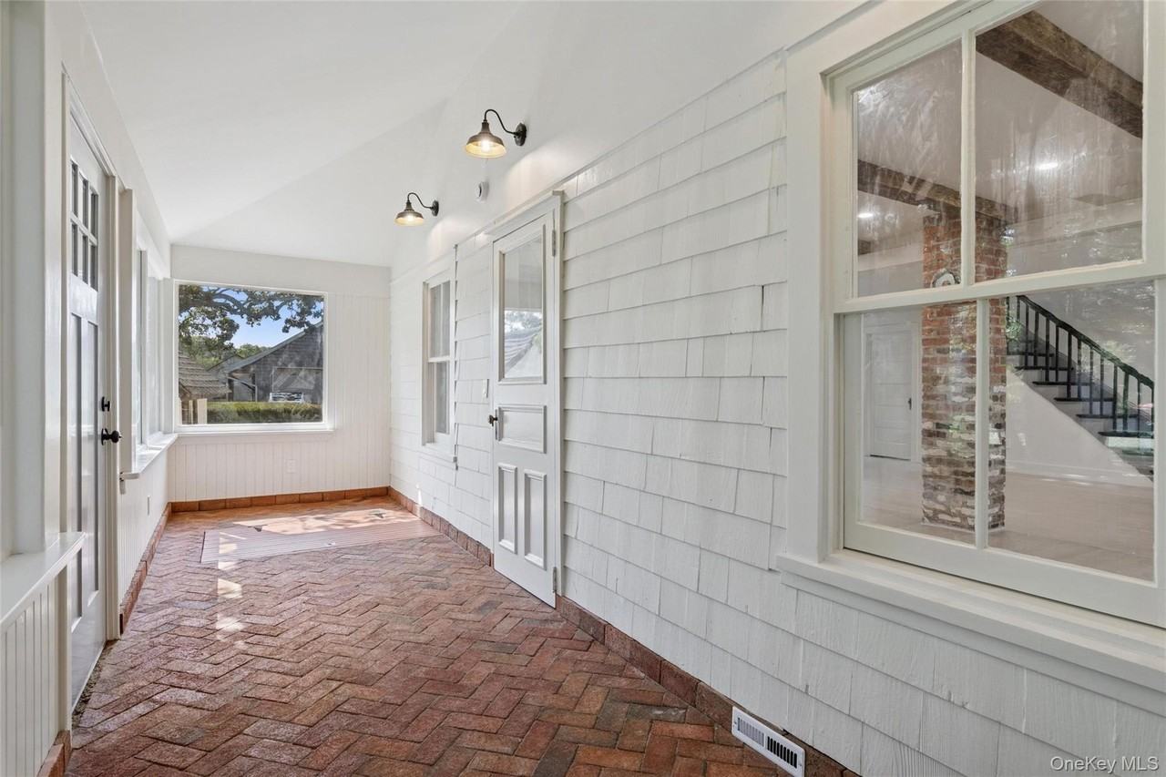 335 Herricks Lane #A - Photo 7 of 18