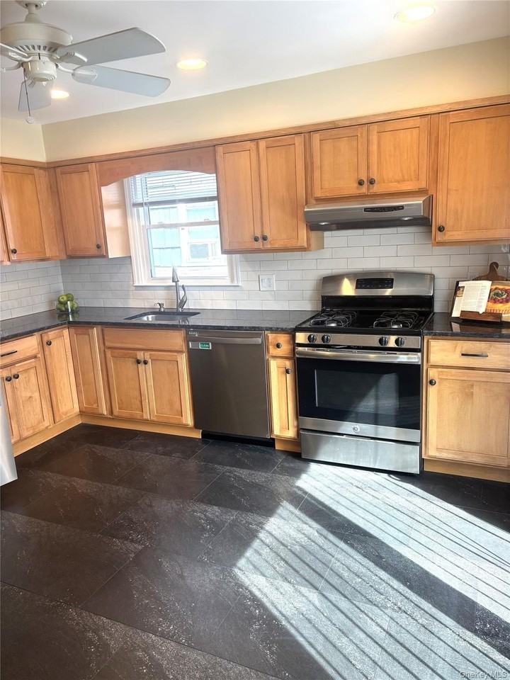 95 Holland Street #1 - Photo 5 of 13