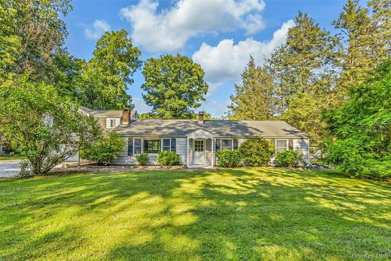 8 West Ln - Photo 4 of 43