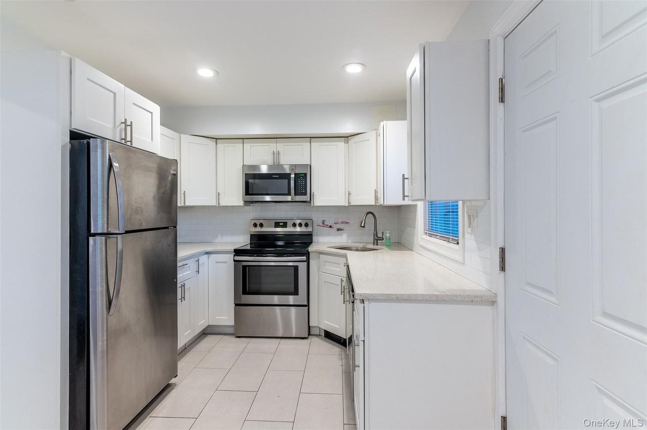 72 Tudor Ln - Photo 5 of 13