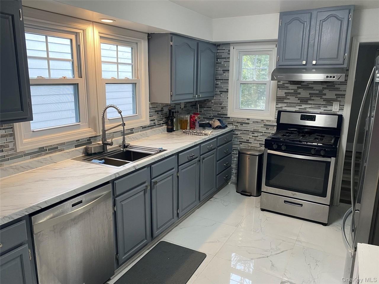 7 Woods Pl - Photo 2 of 18