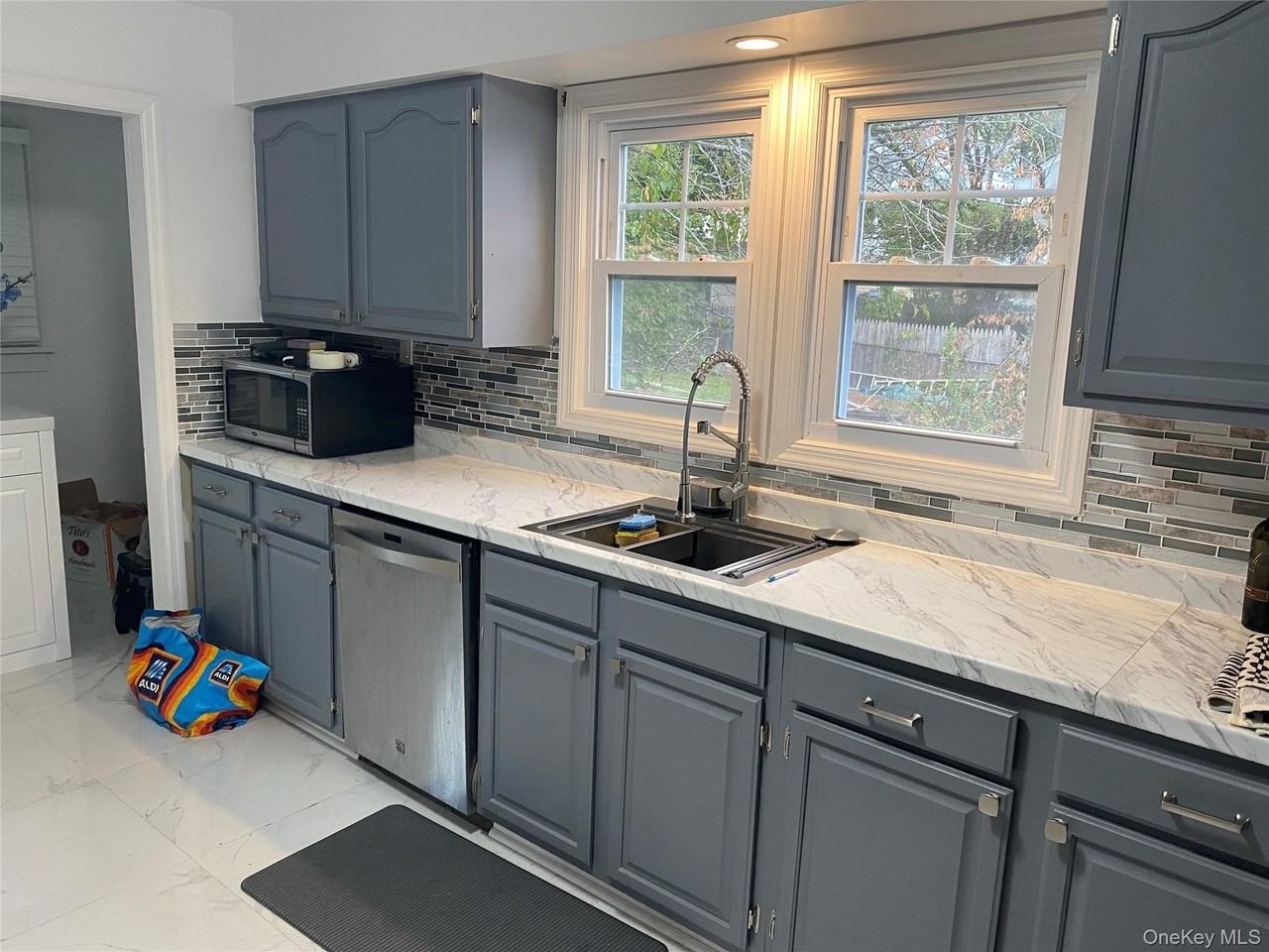 7 Woods Pl - Photo 7 of 18