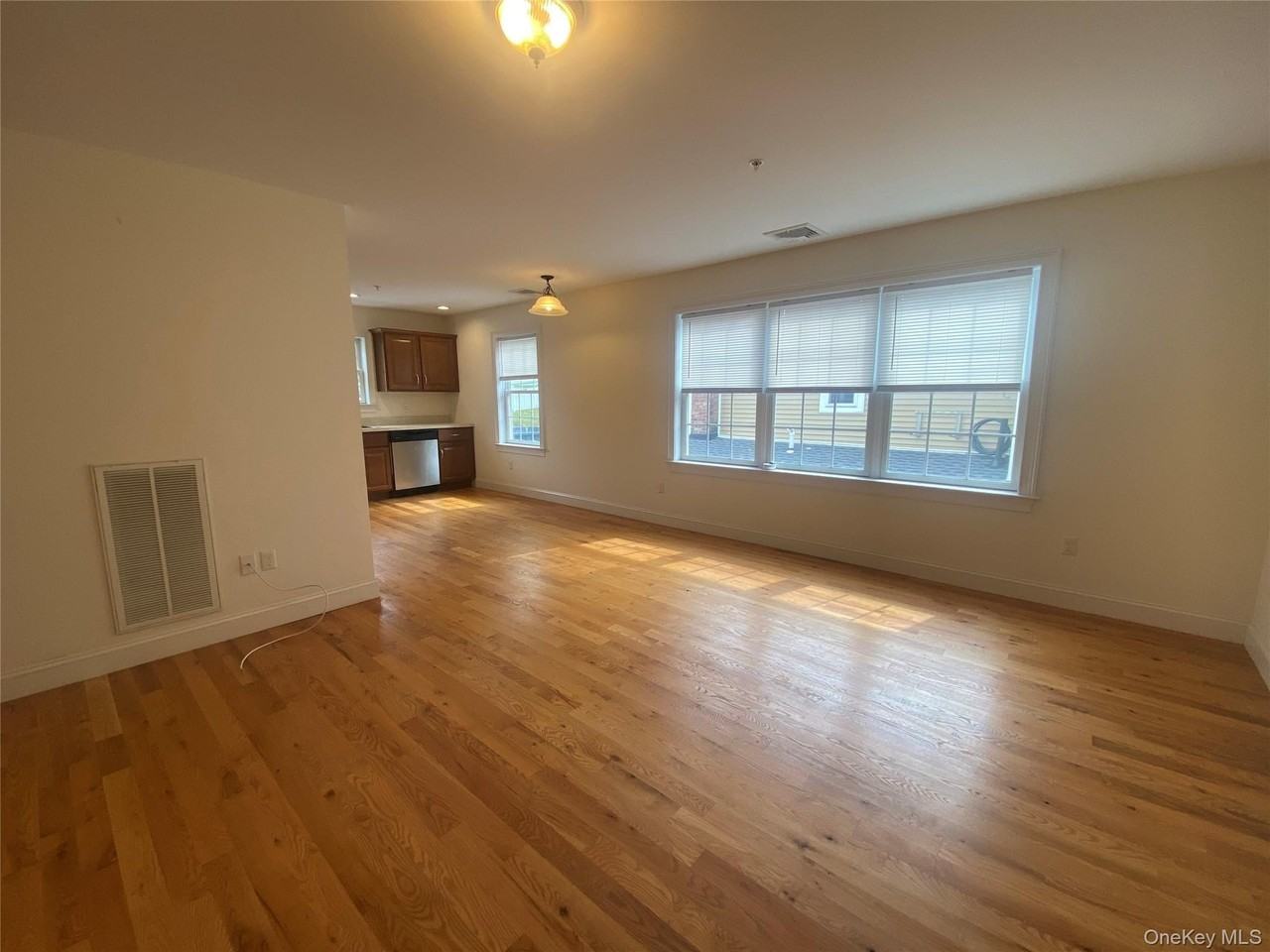 27 N Main St - Photo 4 of 20