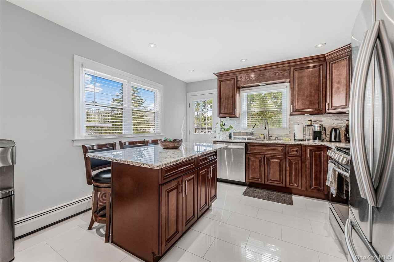 2 Bryn Mawr Pl 1st Fl #1stFL - Photo 7 of 26