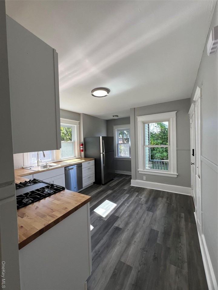 46 46 Manitou Avenue unit: 1 #1 - Photo 4 of 15