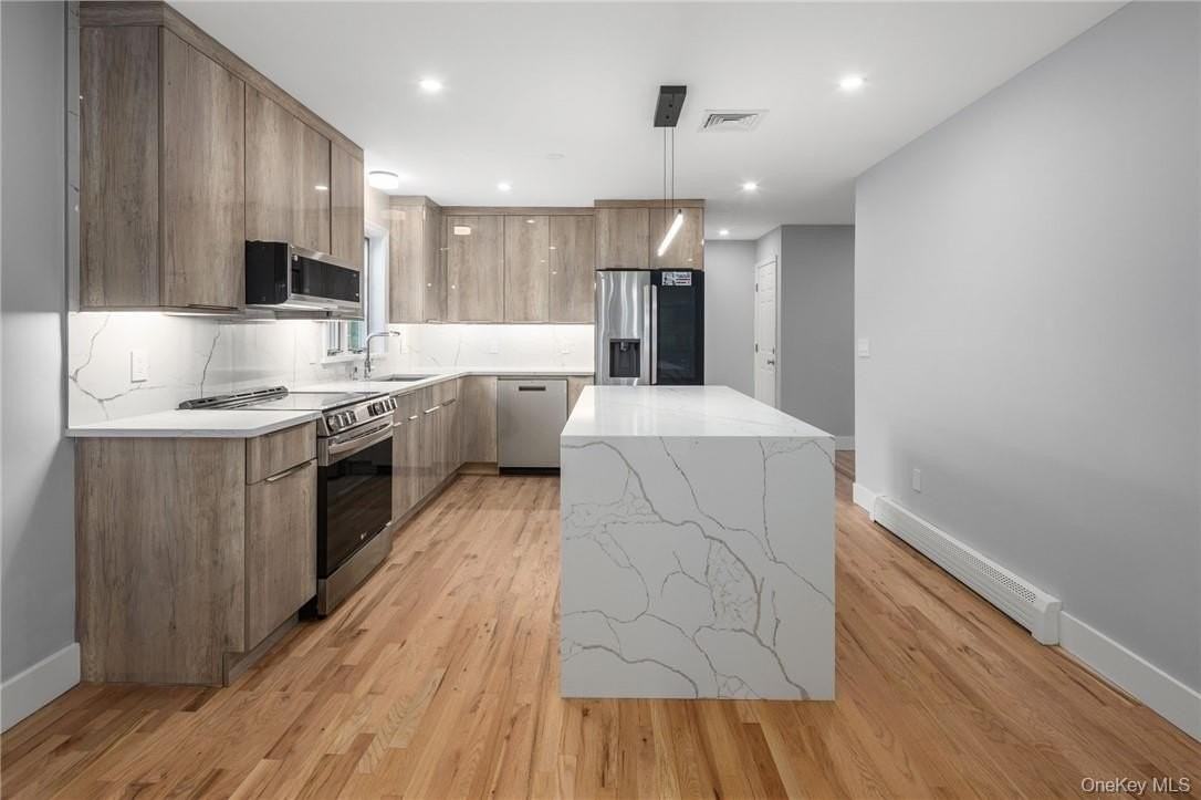 44 44 Harrison Avenue - Photo 3 of 25