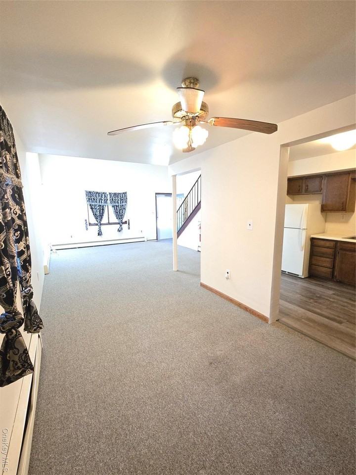 32 Genung St #2 - Photo 3 of 9