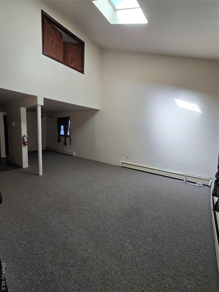 32 Genung St #2 - Photo 4 of 9