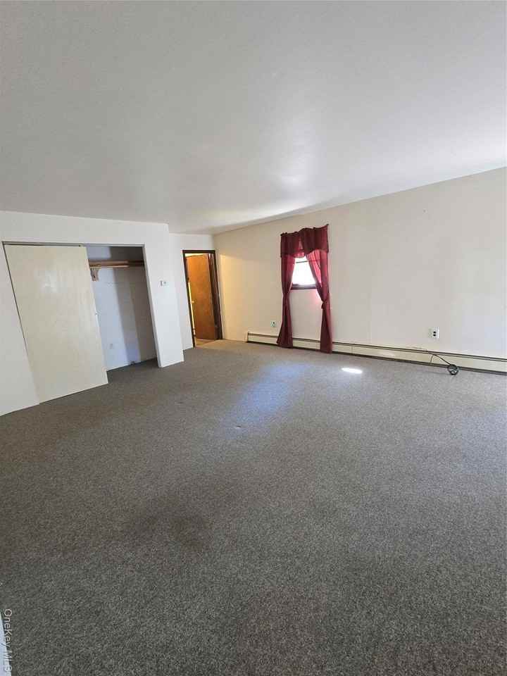 32 Genung St #2 - Photo 5 of 9