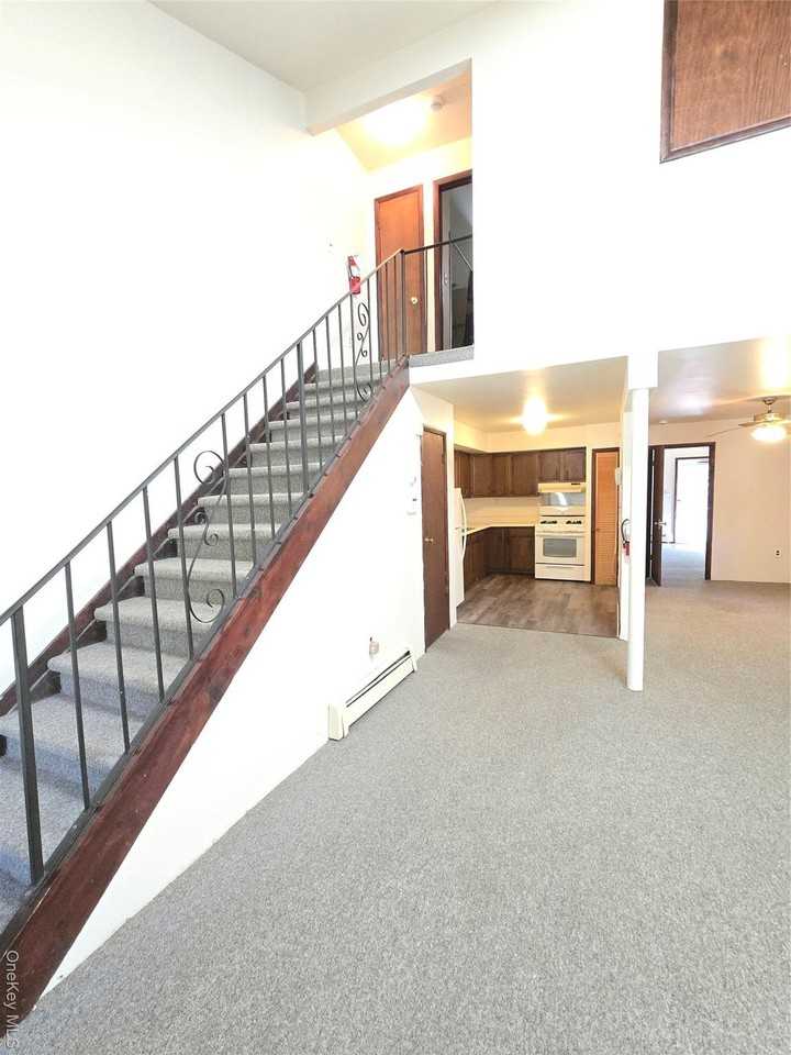 32 Genung St #2 - Photo 6 of 9