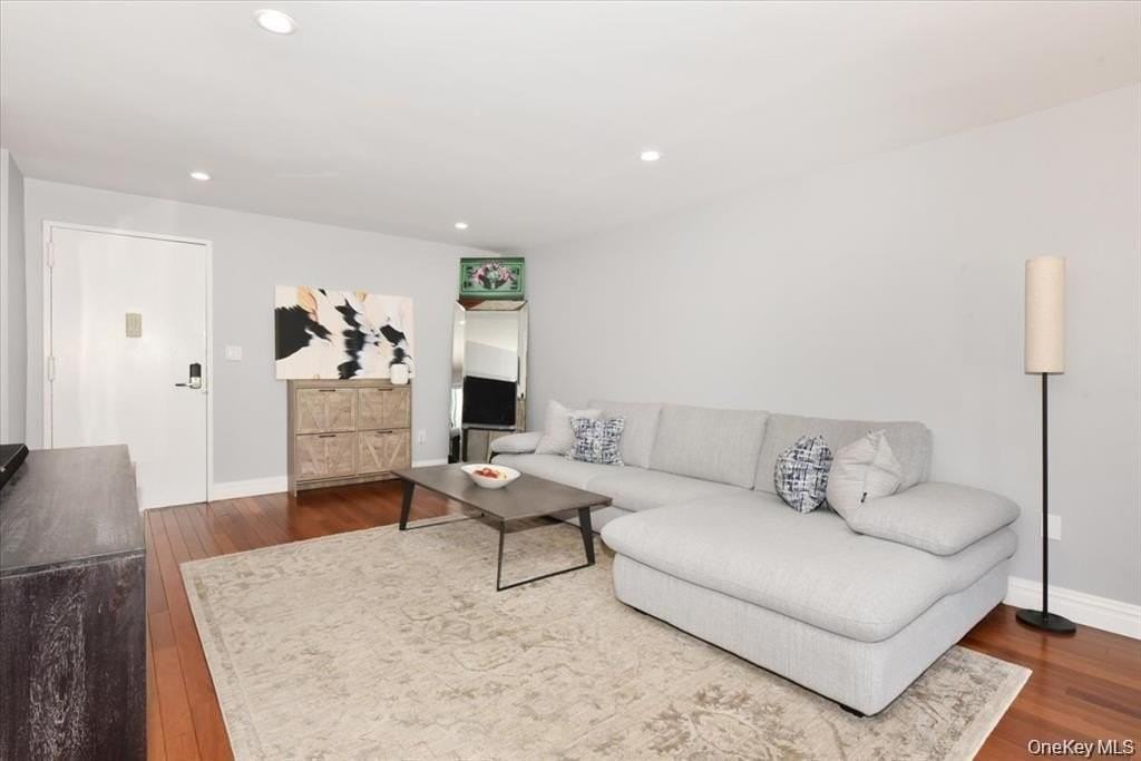 320 E Shore Rd Apt 2a #2A - Photo 4 of 24