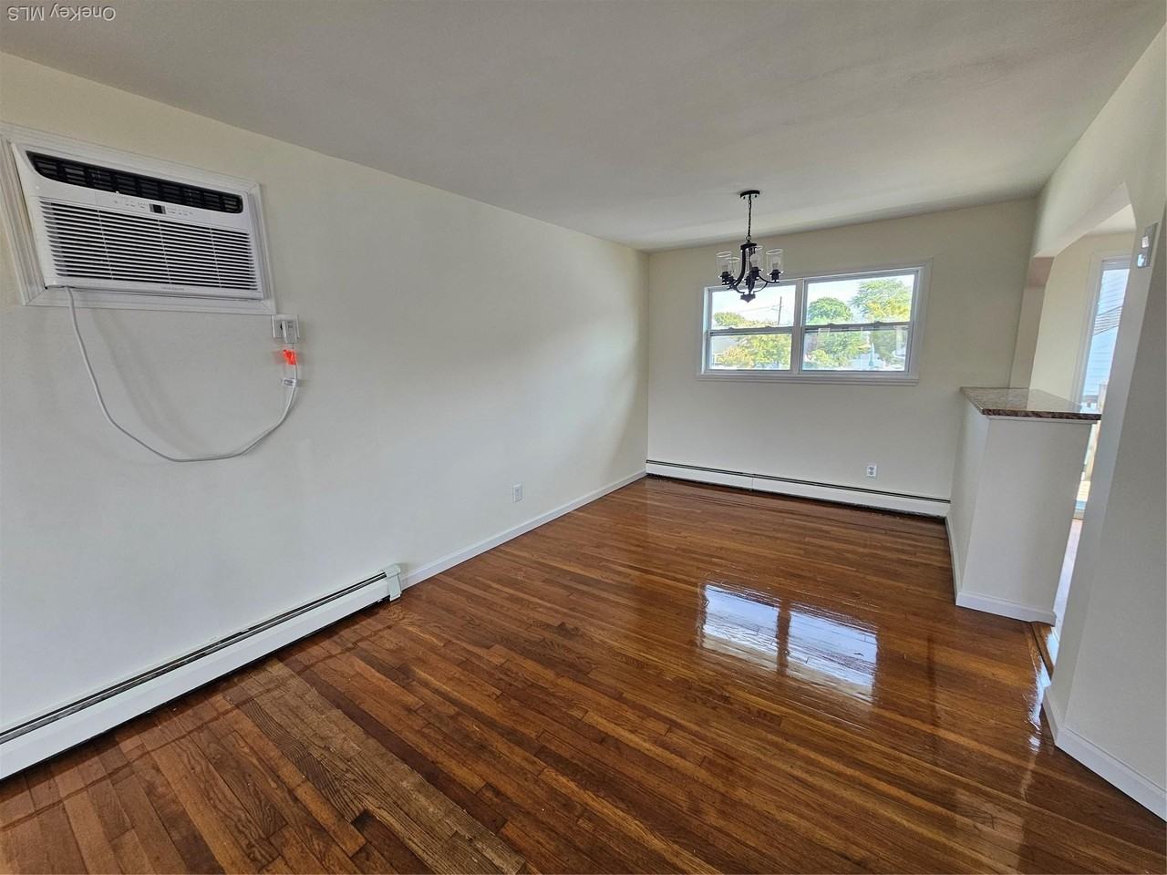 2403 Hampton Avenue - Photo 3 of 19