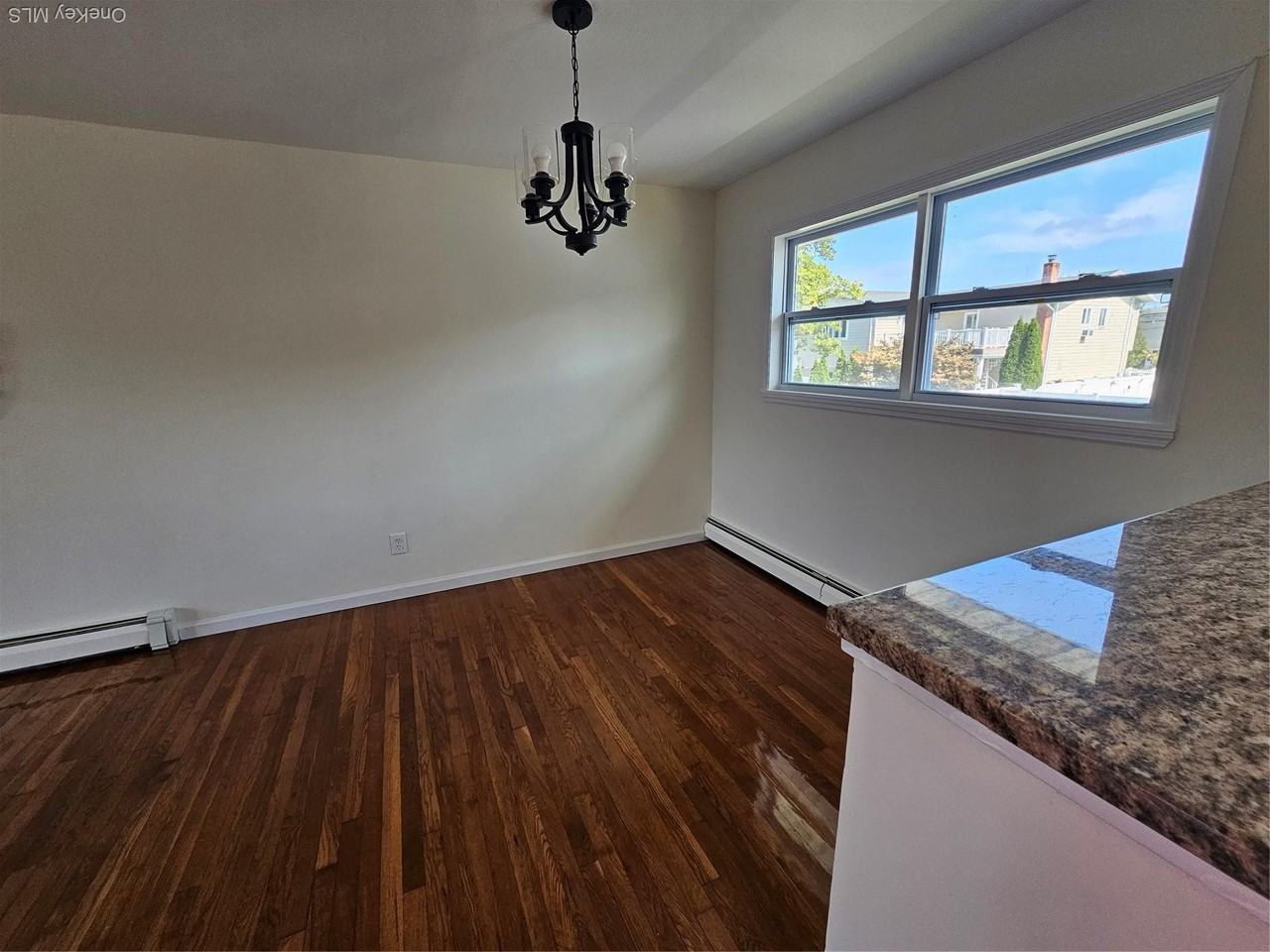 2403 Hampton Avenue - Photo 4 of 19