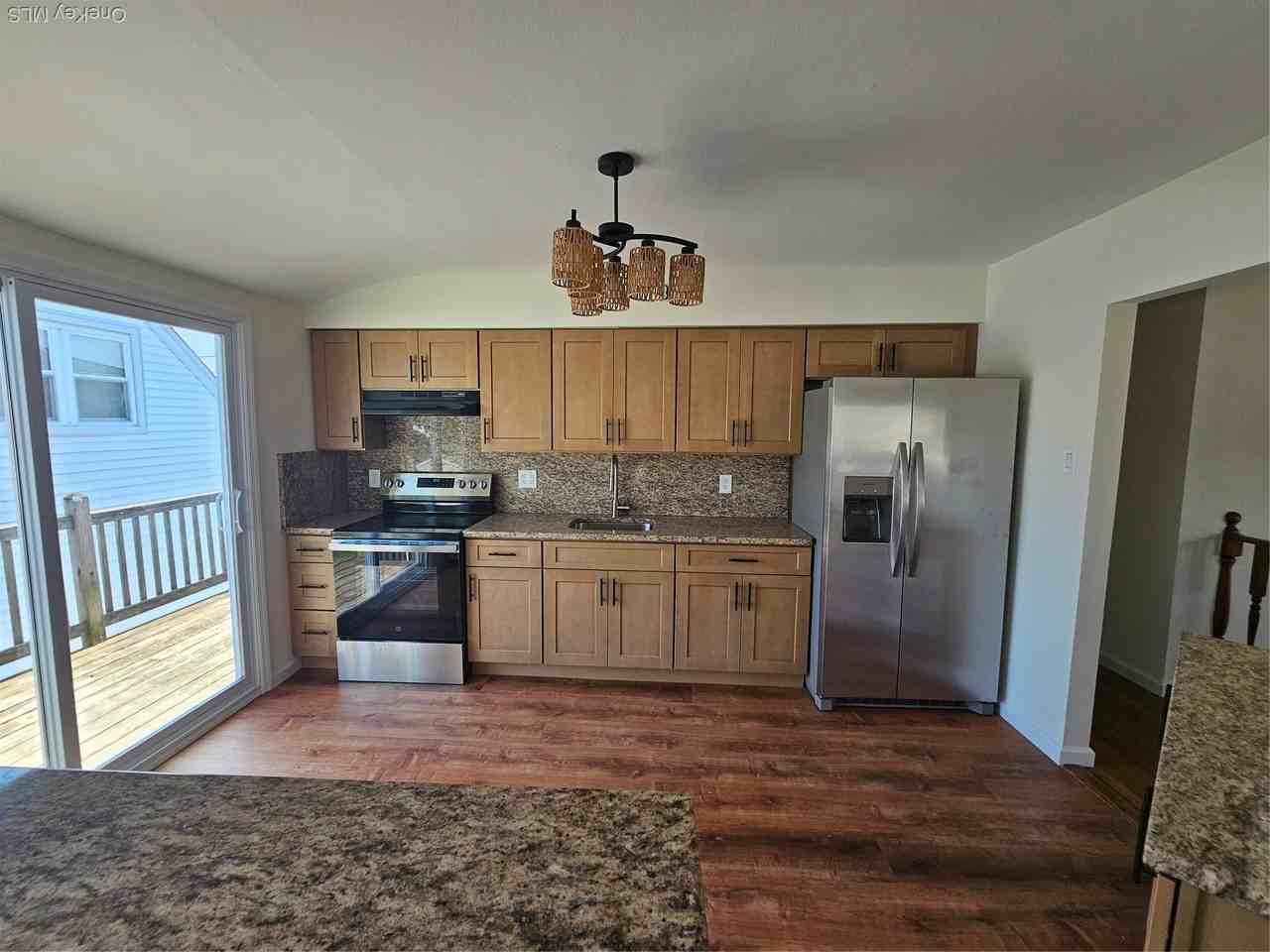 2403 Hampton Avenue - Photo 5 of 19