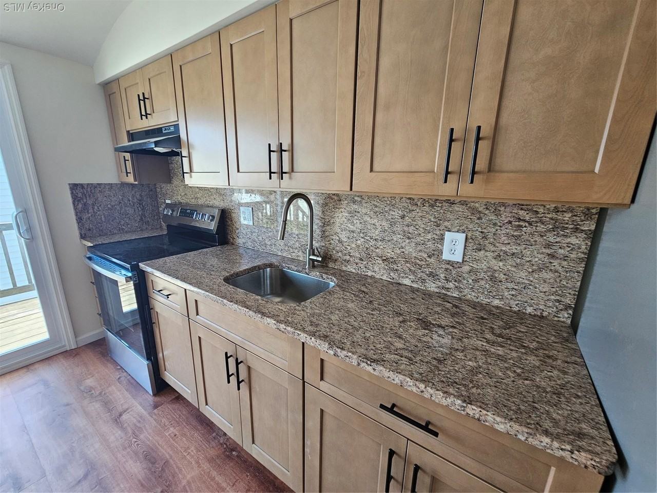 2403 Hampton Avenue - Photo 6 of 19