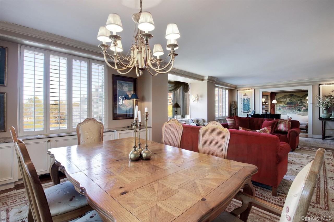 111 Cherry Valley Ave Apt Ph3 #PH3 - Photo 7 of 47