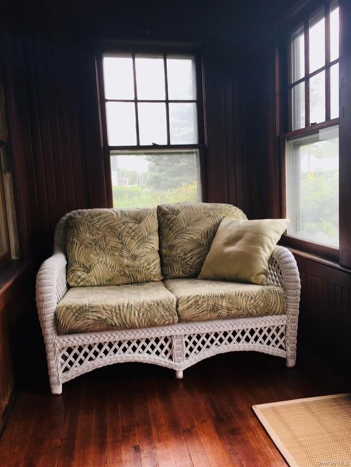 489 Elton St - Photo 6 of 20