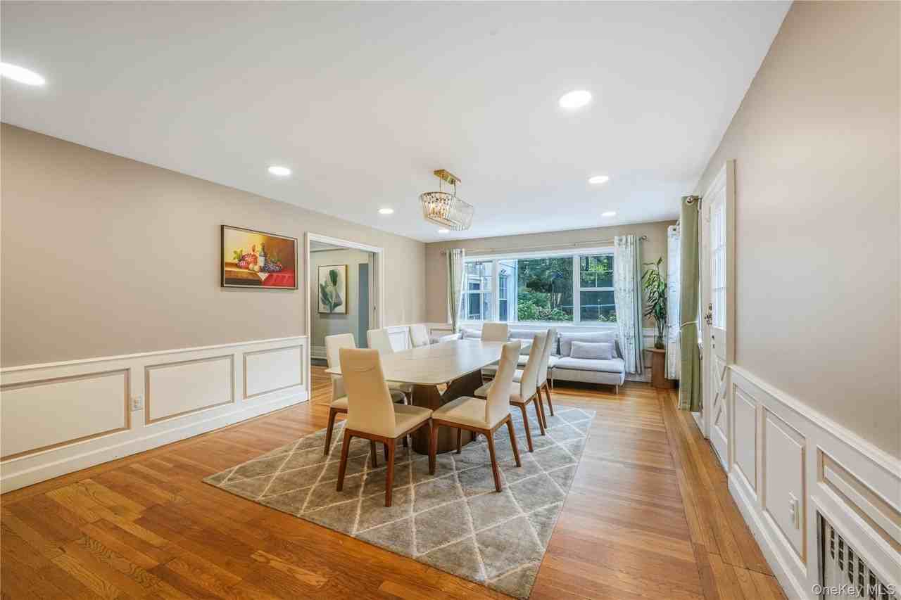 24 Mineola Ave - Photo 3 of 40