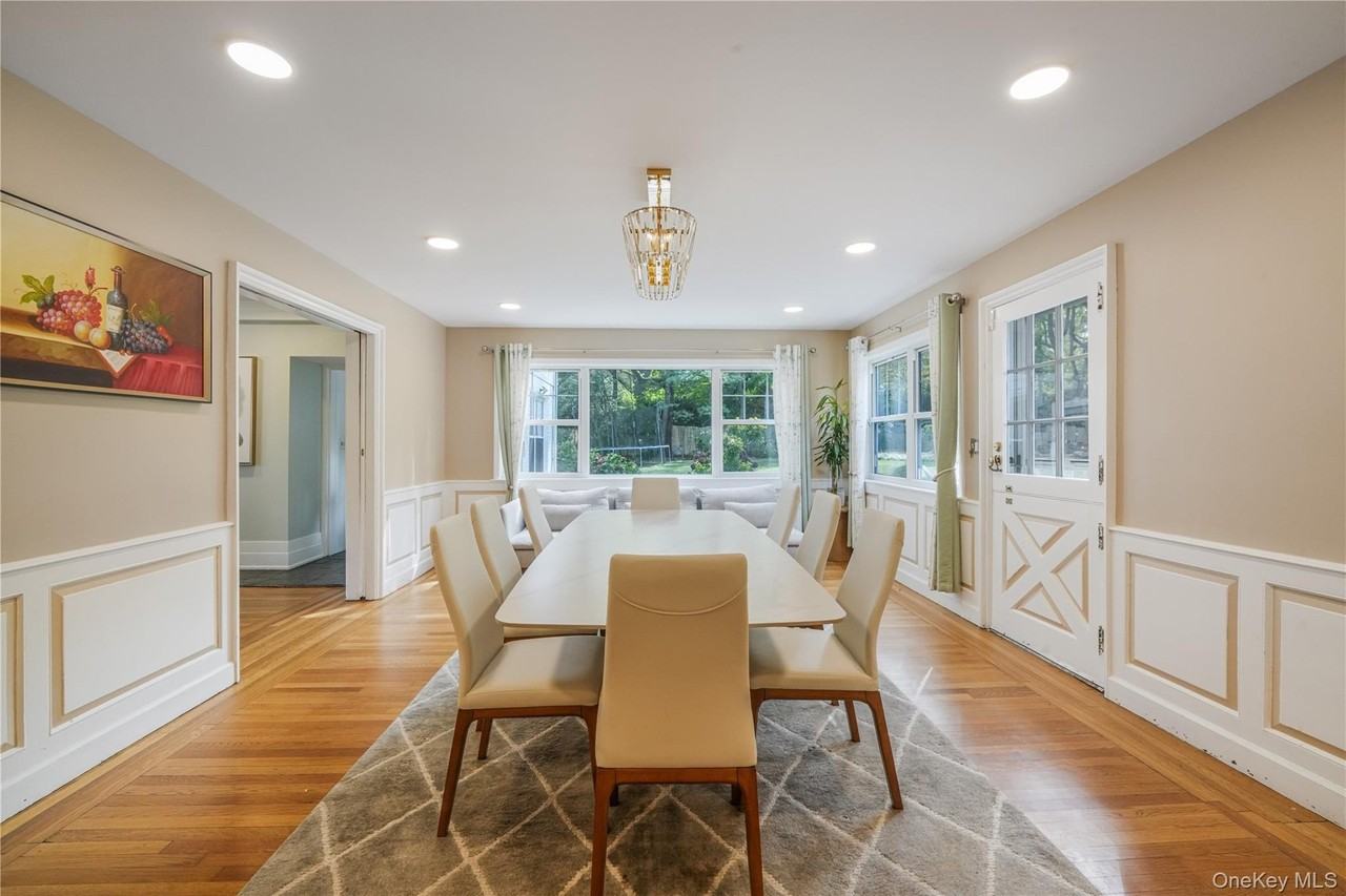 24 Mineola Ave - Photo 5 of 40