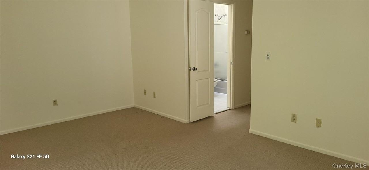 76 76 B Ashwood Road unit: B #B - Photo 6 of 7