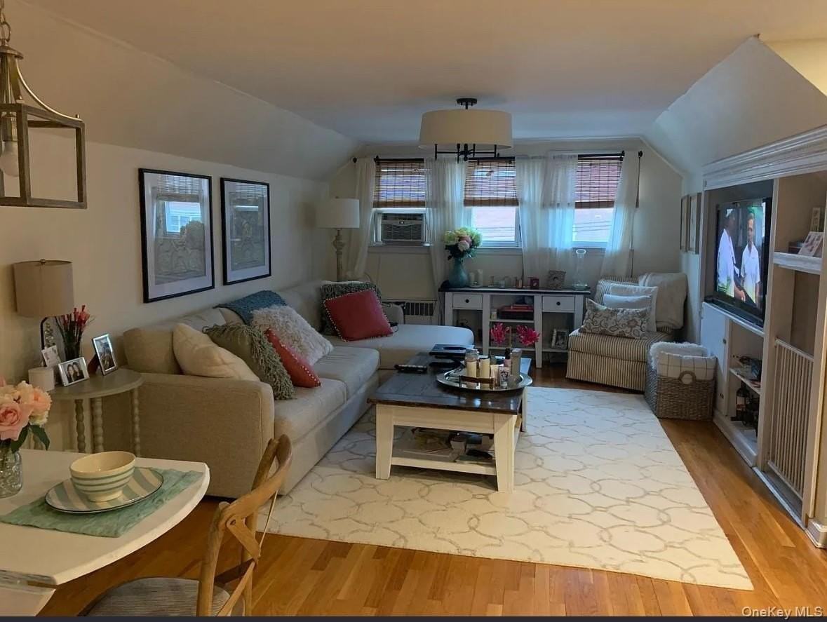 509 Neptune Boulevard - Photo 2 of 4