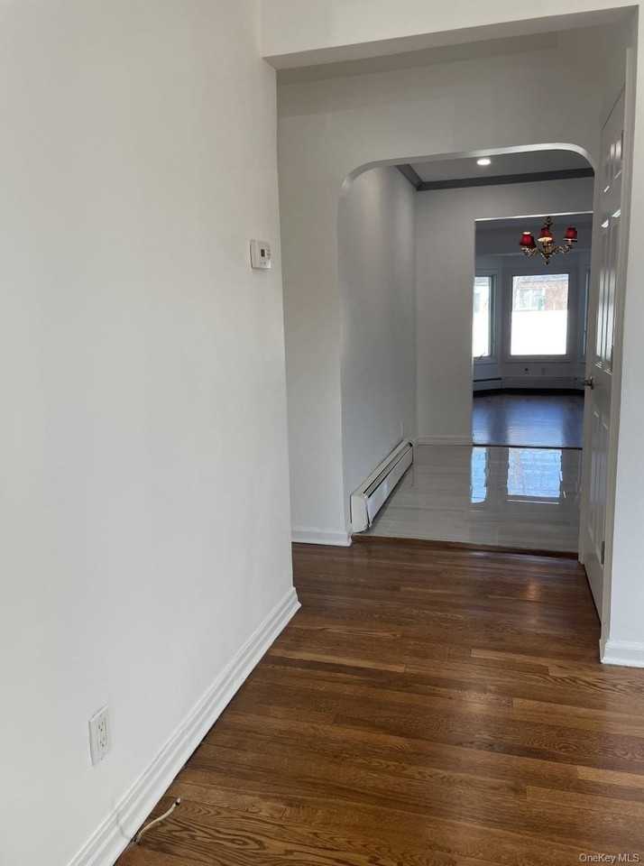 1016 Oaks Drive - Photo 3 of 17