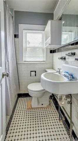 32 Carman St - Photo 6 of 7