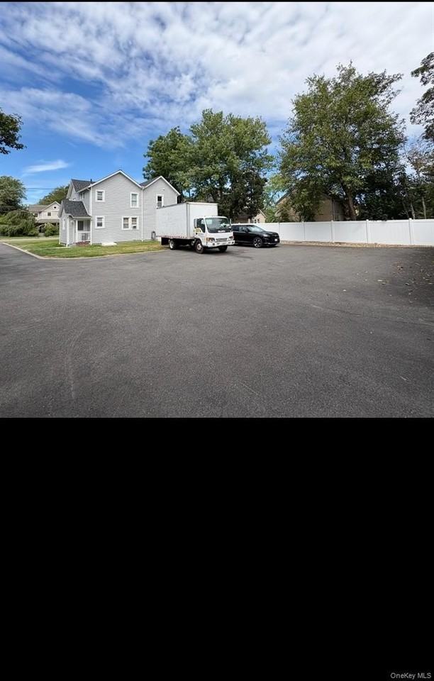 32 Carman St - Photo 7 of 7