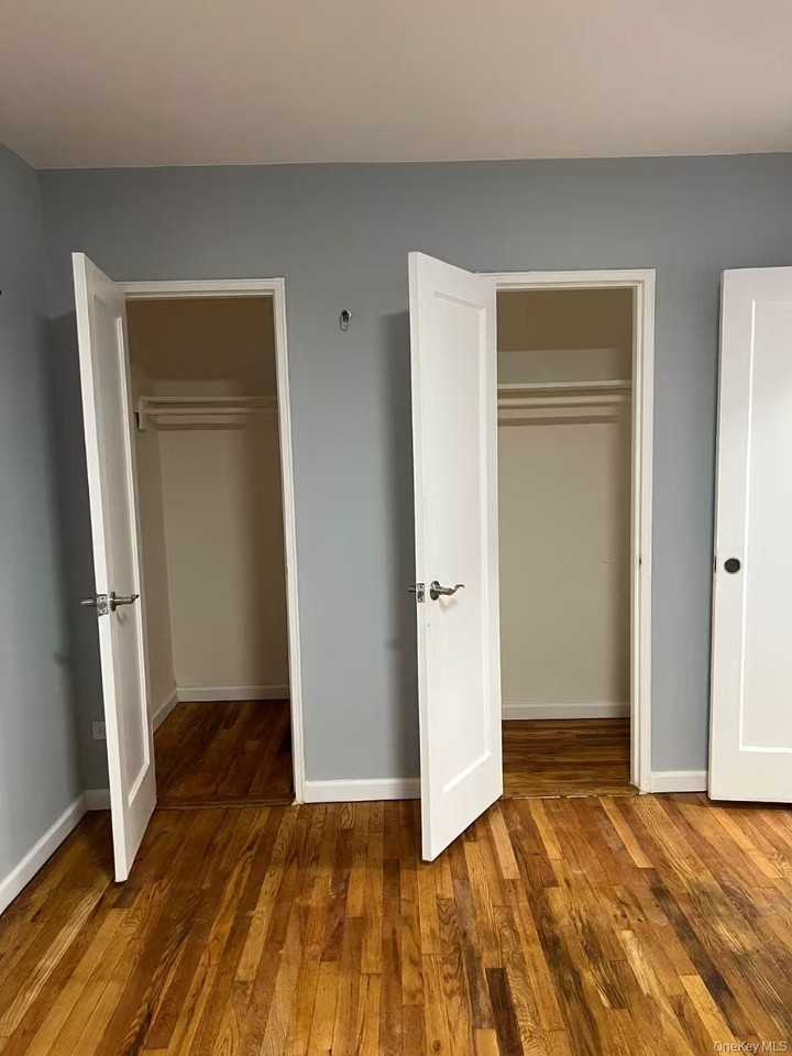 8425 Elmhurst Ave Apt 3s #3S - Photo 3 of 9