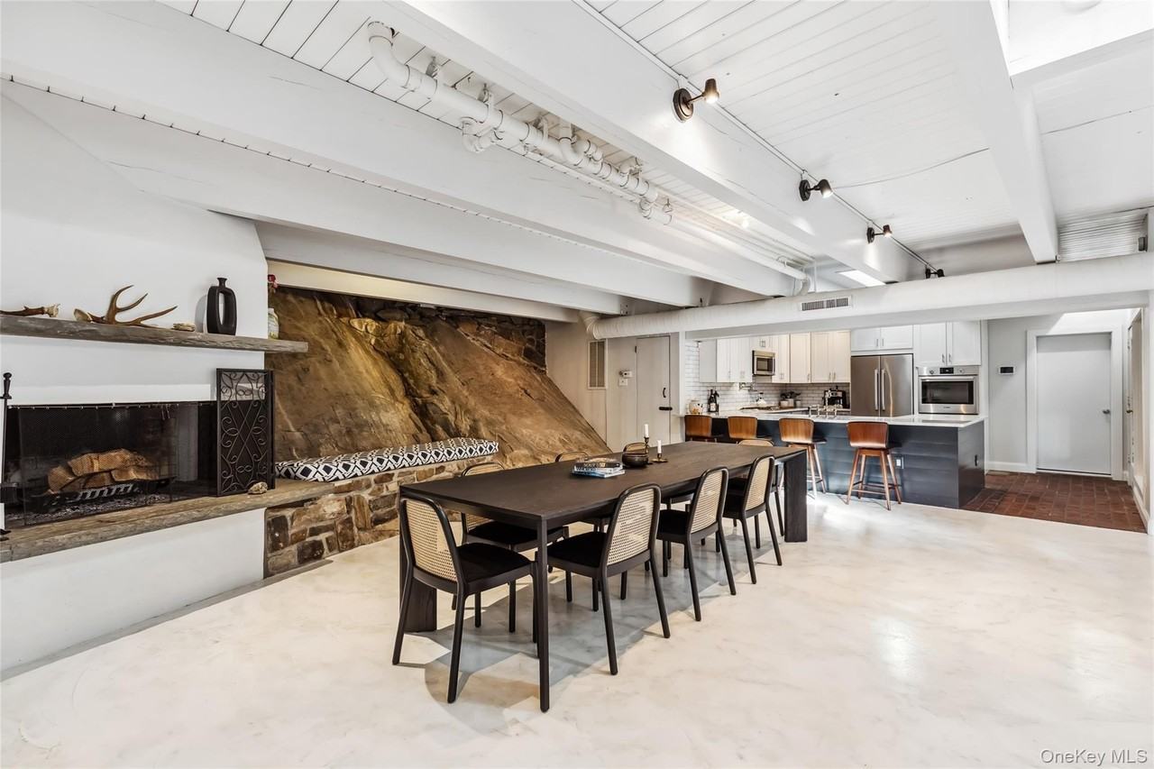 53 Woods Road - Photo 3 of 29