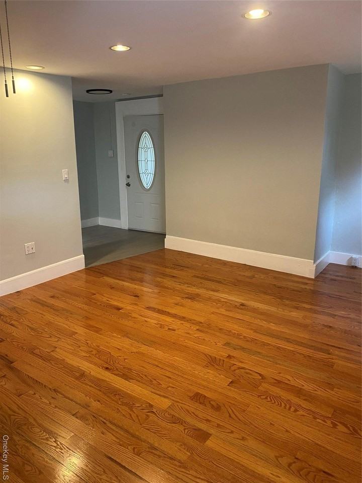 81 South St - Photo 2 of 12